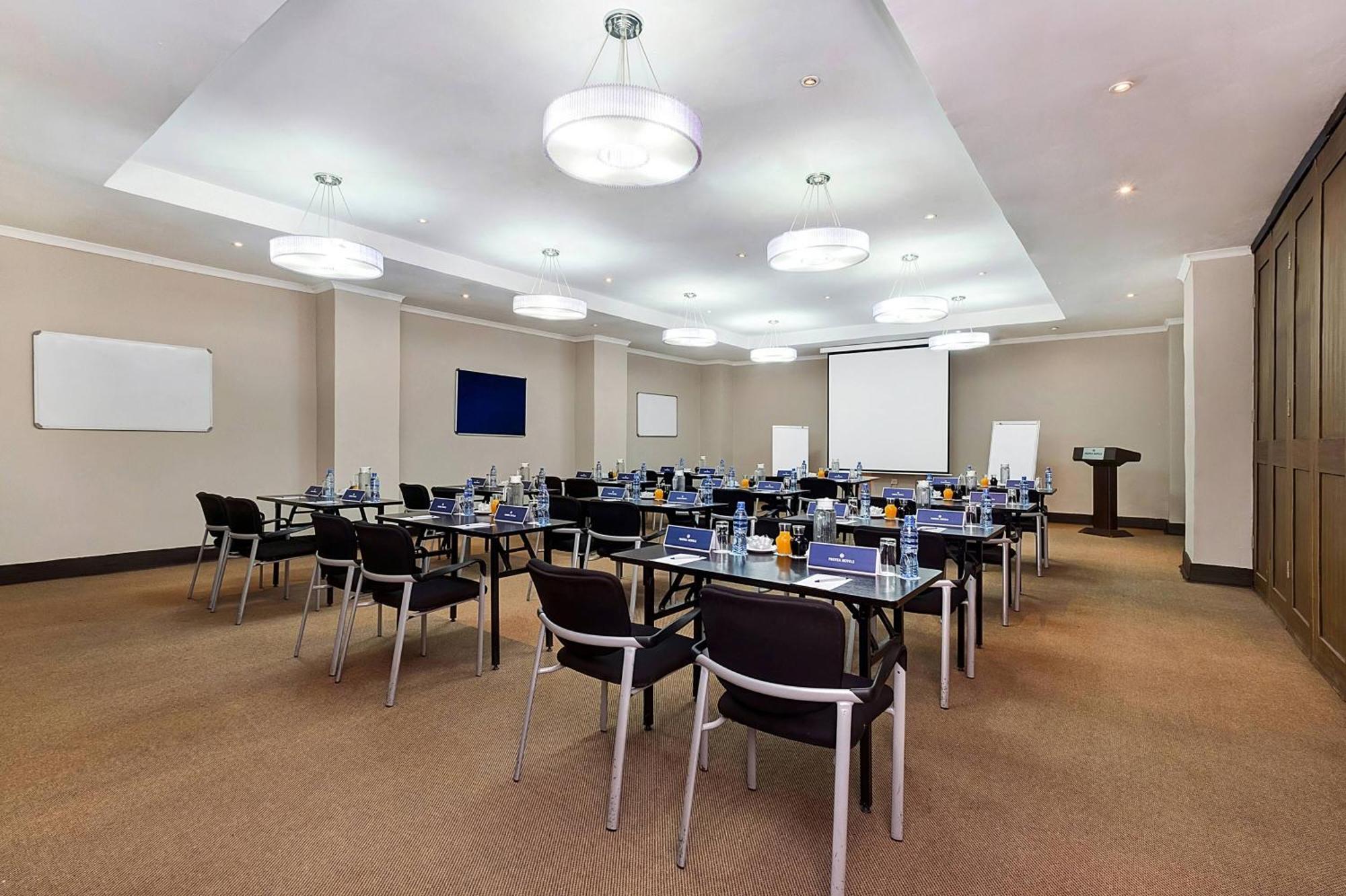 Protea Hotel By Marriott Lusaka Eksteriør billede